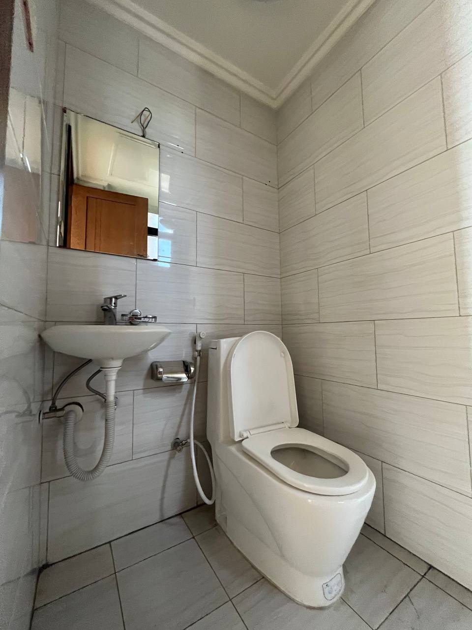 Bole, 5 Bedroom, 4 Bathroom Elegant Villa