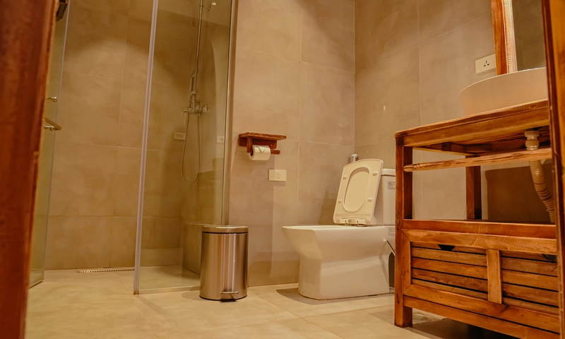 Deluxe Front Lake View